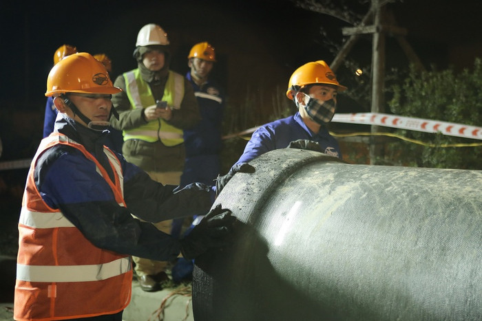 Nhà máy nước mặt sông Đuống được đầu tư gần 5000 tỷ đồng, sử dụng công nghệ hiện đại hàng đầu thế giới, nhập khẩu từ Cộng hòa Liên bang Đức. Nhà máy nước mặt sông Đuống được đầu tư gần 5000 tỷ đồng, sử dụng công nghệ hiện đại hàng đầu thế giới, nhập khẩu từ Cộng hòa Liên bang Đức.