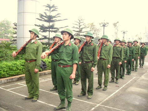 Một giờ học đội hình đội ngũ của những người lính trẻ. Ảnh: Ngọc Khánh