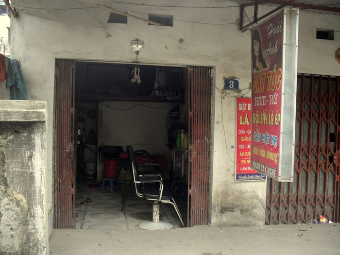 Đường ống nước sạch từ sông Đà về Hà Nội bị vỡ đoạn qua thôn Yên Lũng (Hoài Đức, Hà Nội) vào sáng sớm ngày 4/2/2012 khiến nhiều hộ dân ở quận Thanh Xuân và một số địa bàn khác ở phía Tây Nam (Hà Nội) bị mất nước sinh hoạt đột ngột. Tình trạng mất nước kéo dài mấy ngày qua cũng đã ảnh hưorng không nhỏ tới nhiều cửa hàng kinh doanh, dịch vụ ở địa bàn các quận Thanh Xuân, Hoàng Mai, Cầu Giấy.