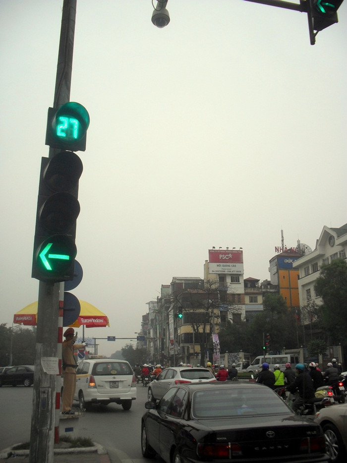 Mặc dù đèn xanh vẫn còn nhiều thời gian nhưng...