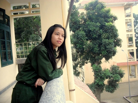 Mang trên mình bộ quân phục màu xanh lá, em cảm thấy tự hào, thấu hiểu và khâm phục hơn về những người lính. Ảnh: Ngọc Khánh