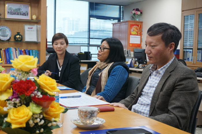 Bà Mini Kumam (ở giữa) giới thiệu Chương trình học bổng ngắn hạn ITEC tại buổi làm việc Bà Mini Kumam (ở giữa) giới thiệu Chương trình học bổng ngắn hạn ITEC tại buổi làm việc