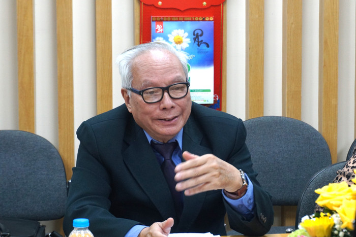 Tiến sĩ Lê Viết Khuyến – Phó Chủ tịch Hiệp hội Các trường đại học, cao đẳng Việt Nam chia sẻ trong buổi làm việc Tiến sĩ Lê Viết Khuyến – Phó Chủ tịch Hiệp hội Các trường đại học, cao đẳng Việt Nam chia sẻ trong buổi làm việc