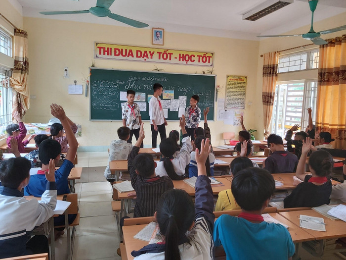 Tiết học của học sinh Trường Phổ thông dân tộc bán trú Trung học cơ sở xã Khoen On (huyện Than Uyên, Lai Châu). Ảnh: website nhà trường. Tiết học của học sinh Trường Phổ thông dân tộc bán trú Trung học cơ sở xã Khoen On (huyện Than Uyên, Lai Châu). Ảnh: website nhà trường.