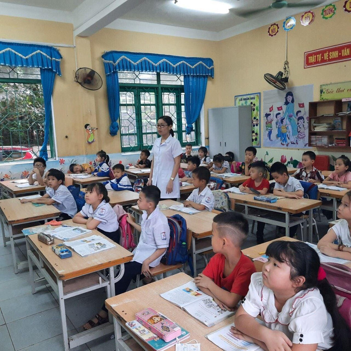 Tiết học của cô và trò Trường Tiểu học Tân Long (tỉnh Thái Nguyên). Ảnh: Fanpage Nhà trường. Tiết học của cô và trò Trường Tiểu học Tân Long (tỉnh Thái Nguyên). Ảnh: Fanpage Nhà trường.