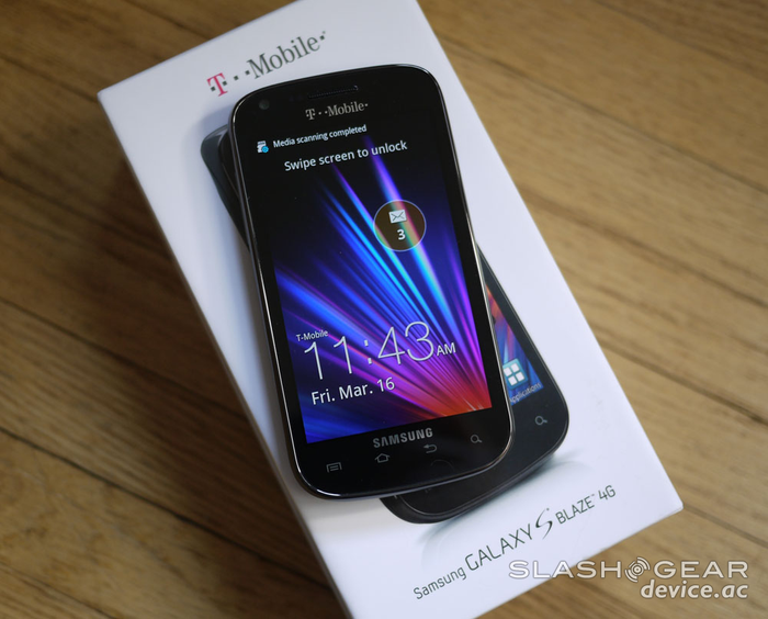 Chiếc smartphone này sở hữu những thông số kĩ thuật đáng mơ ước bao gồm bộ vi xử lý Snapdragon S3 1.5 GHz, RAM 1 GB và bộ nhớ trong 16 GB. Chiếc smartphone này sở hữu những thông số kĩ thuật đáng mơ ước bao gồm bộ vi xử lý Snapdragon S3 1.5 GHz, RAM 1 GB và bộ nhớ trong 16 GB.