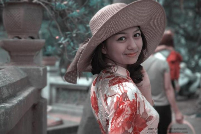 Ước mơ của cô là được đi khắp nơi trên thế giới và chụp được những tấm ảnh ưng ý nhất, nhìn thế giới bằng một con mắt nghệ thuật hơn