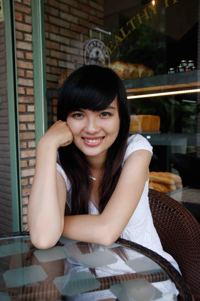 Quỳnh Như rất thích tiếng Anh. Do không có điều kiện để học tiếng Anh từ nhỏ, nên Như chỉ tự học ở phim ảnh, sách, nghe nhạc… Mãi đến lớp 9 Như mới có thể theo học. Và Như sẽ cố gắng để có được thành tích Anh văn đáng nể . Quỳnh Như rất thích tiếng Anh. Do không có điều kiện để học tiếng Anh từ nhỏ, nên Như chỉ tự học ở phim ảnh, sách, nghe nhạc… Mãi đến lớp 9 Như mới có thể theo học. Và Như sẽ cố gắng để có được thành tích Anh văn đáng nể .