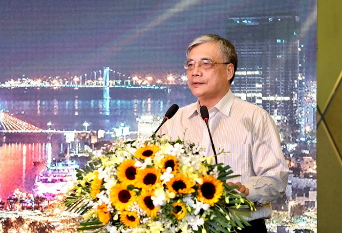 Phó Giáo sư Trần Đình Thiên nhận định đây là thời điểm thuận lợi để phát triển kinh tế đêm. ảnh: NA. Phó Giáo sư Trần Đình Thiên nhận định đây là thời điểm thuận lợi để phát triển kinh tế đêm. ảnh: NA.