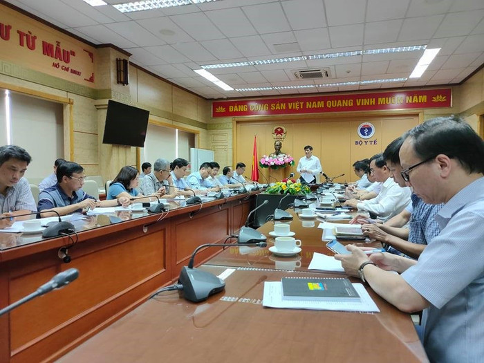 Đoàn công tác của Bộ Y tế làm việc về công tác phòng chống và điều trị cho những người mắc bạch hầu. ảnh: TD. Đoàn công tác của Bộ Y tế làm việc về công tác phòng chống và điều trị cho những người mắc bạch hầu. ảnh: TD.