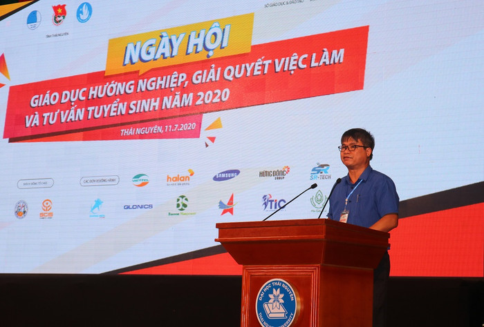 Phó giáo sư, Tiến sĩ Trần Thanh Vân - Phó Giám đốc Đại học Thái Nguyên. Phó giáo sư, Tiến sĩ Trần Thanh Vân - Phó Giám đốc Đại học Thái Nguyên.