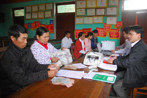 Chính phủ đang áp dụng nhiều biện pháp nâng cao hơn nữa chất lượng các chính sách xã hội, nâng cao đời sống nhân dân. ảnh minh họa: Báo Tin Tức. Chính phủ đang áp dụng nhiều biện pháp nâng cao hơn nữa chất lượng các chính sách xã hội, nâng cao đời sống nhân dân. ảnh minh họa: Báo Tin Tức.