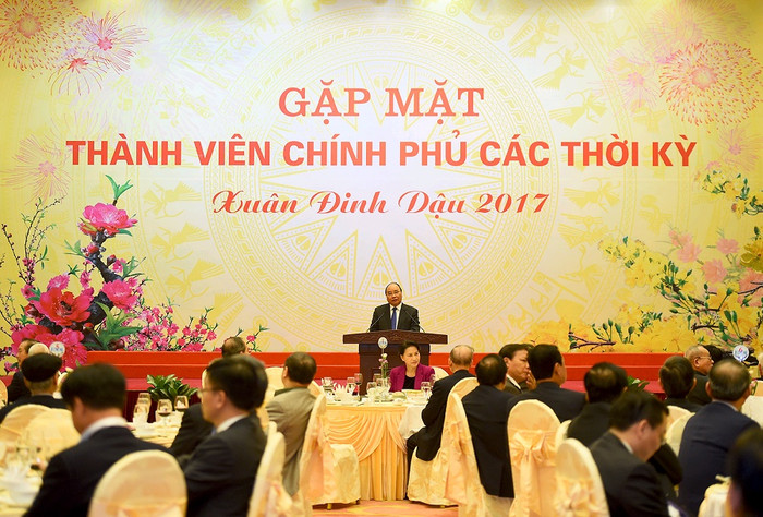 Thủ tướng gặp mặt các thành viên Chính phủ qua các thời kỳ. ảnh: vgp. Thủ tướng gặp mặt các thành viên Chính phủ qua các thời kỳ. ảnh: vgp.