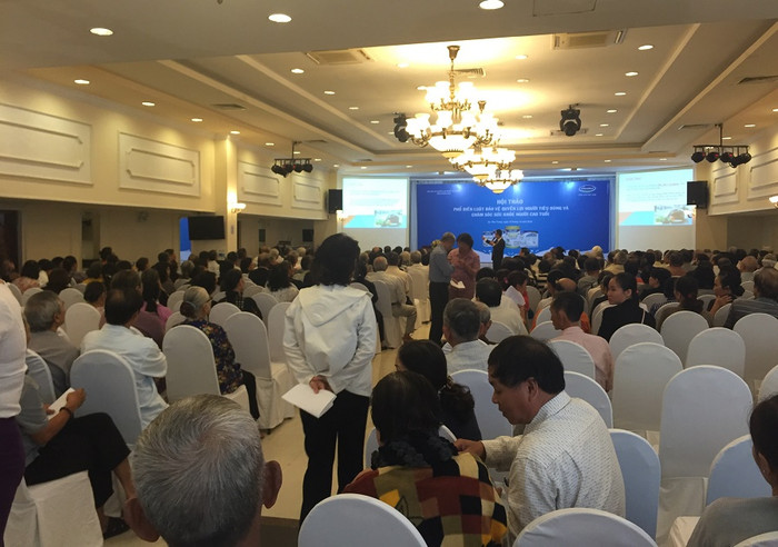 Trong năm 2016, Vinamilk đã tổ chức hơn 30 hội thảo chăm sóc sức khỏe cho gần 80.000 Người Cao Tuổi trên toàn quốc. Trong năm 2016, Vinamilk đã tổ chức hơn 30 hội thảo chăm sóc sức khỏe cho gần 80.000 Người Cao Tuổi trên toàn quốc.
