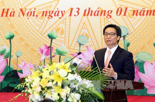 Phó Thủ tướng Vũ Đức Đam: "Không nên tiếp tục để bộ máy hành chính đi làm những việc hoàn toàn có thể thuê dịch vụ". ảnh: TTXVN.