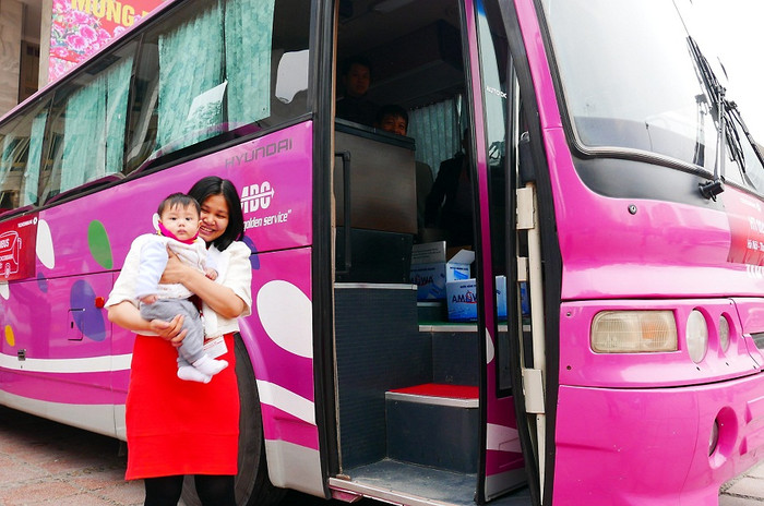 “Hành trình yêu thương” đưa cán bộ nhân viên và người thân về quê vui Tết đoàn viên. “Hành trình yêu thương” đưa cán bộ nhân viên và người thân về quê vui Tết đoàn viên.