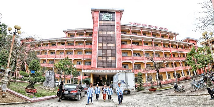 Trường trung học phổ thông chuyên Lam Sơn Thanh Hóa - cái nôi của hiền tài (Ảnh: tác giả cung cấp). Trường trung học phổ thông chuyên Lam Sơn Thanh Hóa - cái nôi của hiền tài (Ảnh: tác giả cung cấp).