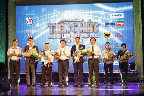 Liên hoan toàn quốc Tiếng hát Người làm báo Việt Nam (Ảnh minh họa: hoinhabaovietnam.vn). Liên hoan toàn quốc Tiếng hát Người làm báo Việt Nam (Ảnh minh họa: hoinhabaovietnam.vn).