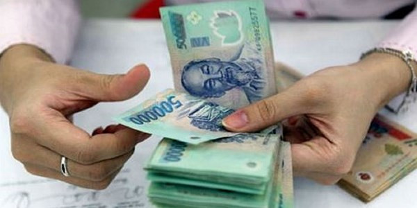 Ngoài lương cứng những người làm trong ngành giáo dục không có bất kỳ một khoản lương thưởng nào khác (Ảnh minh họa: vov.vn). Ngoài lương cứng những người làm trong ngành giáo dục không có bất kỳ một khoản lương thưởng nào khác (Ảnh minh họa: vov.vn).