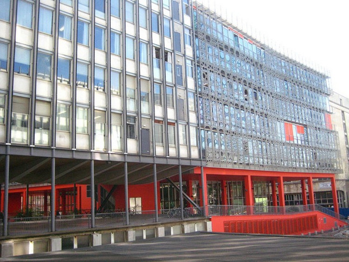 6. Université Pierre et Marie Curie, France - 1971