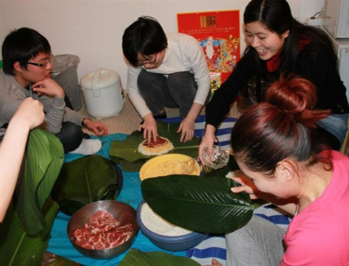 Du học sinh Việt tại Đức trong những ngày Tết truyền thống.