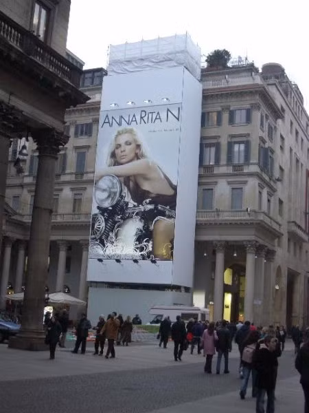 7. Instituto Marangoni (Milan, Ý). Viện bao gồm 2000 sinh viên với mức học phí là $26.000/năm. Sinh viên tiêu biểu: Domenico Dolce, Franco Moschino. Theo trang web của trường, 90% sinh viên tốt nghiệp từ Marangoni đều nắm giữa những vị trí được trả lương hậu hĩnh của nền công nghiệp thời trang. 7. Instituto Marangoni (Milan, Ý). Viện bao gồm 2000 sinh viên với mức học phí là $26.000/năm. Sinh viên tiêu biểu: Domenico Dolce, Franco Moschino. Theo trang web của trường, 90% sinh viên tốt nghiệp từ Marangoni đều nắm giữa những vị trí được trả lương hậu hĩnh của nền công nghiệp thời trang.