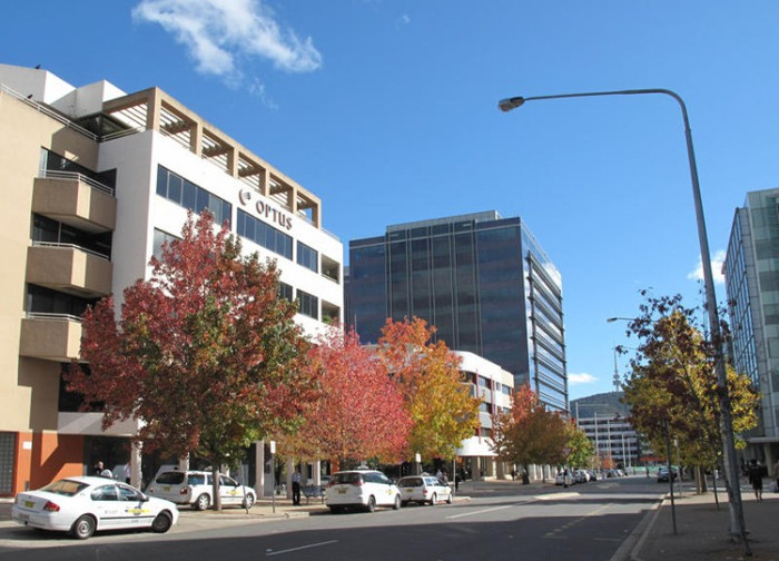 5. Queensland university of Technology Trường đại học Central Queensland University được thành lập từ năm 1967 với tên gọi ban đầu Học viện Kỹ Thuật Queensland (Queensland Institute of Technology), đến năm 1994 chính thức đổi tên thành Central Queensland University (CQUniversity).
