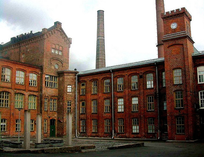 University of Vaasa VAMK được thành lập vào ngày 1/8/1996 là trường Đại học khoa học ứng dụng, là viện nghiên cứu đa ngành và đa ngôn ngữ, và là nơi cung cấp các chương trình giáo dục Đại học và các dịch vụ nghiên cứu Khoa học Công nghệ, Viễn thông, Kinh tế Thương mại, Du lịch, Y tế và công tác Xã hội. Hiên tại VAASA có khoảng 3500 sinh viên đang theo học, với hơn 240 giáo viên và nhân viên phục vụ. University of Vaasa VAMK được thành lập vào ngày 1/8/1996 là trường Đại học khoa học ứng dụng, là viện nghiên cứu đa ngành và đa ngôn ngữ, và là nơi cung cấp các chương trình giáo dục Đại học và các dịch vụ nghiên cứu Khoa học Công nghệ, Viễn thông, Kinh tế Thương mại, Du lịch, Y tế và công tác Xã hội. Hiên tại VAASA có khoảng 3500 sinh viên đang theo học, với hơn 240 giáo viên và nhân viên phục vụ.