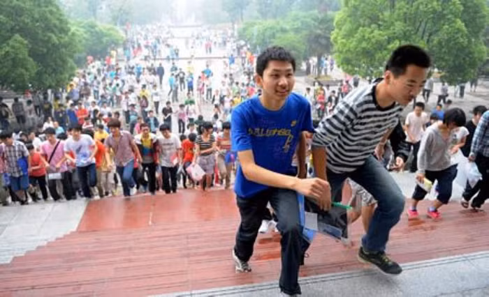 Có 7.300 hội đồng thi trên khắp cả nước với tổng cộng 310.000 phòng thi. (Ảnh: Dantri) Có 7.300 hội đồng thi trên khắp cả nước với tổng cộng 310.000 phòng thi. (Ảnh: Dantri)