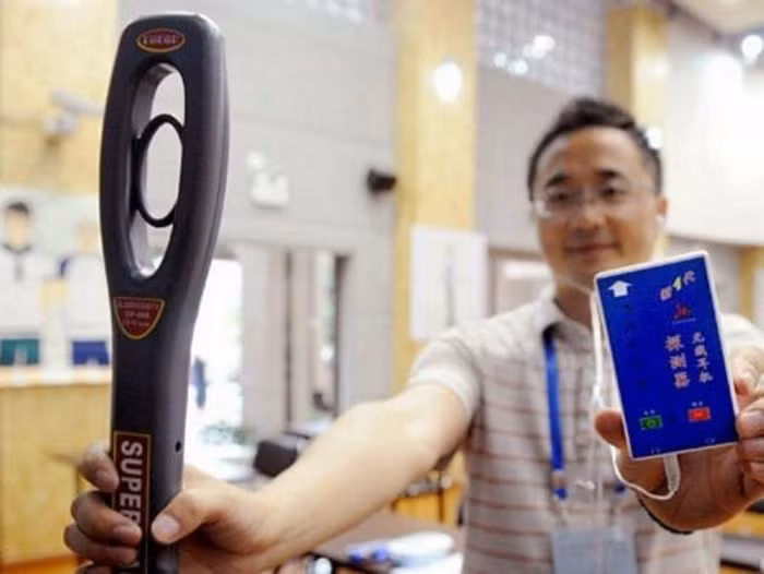 Thiết bị được sử dụng để ngăn chặn hành động gian lận trong thi cử. (Ảnh: Dantri) Thiết bị được sử dụng để ngăn chặn hành động gian lận trong thi cử. (Ảnh: Dantri)