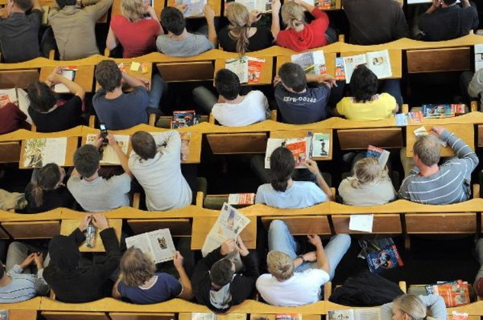 Nhìn từ trên xuống, lớp học không như ta tưởng Nhìn từ trên xuống, lớp học không như ta tưởng