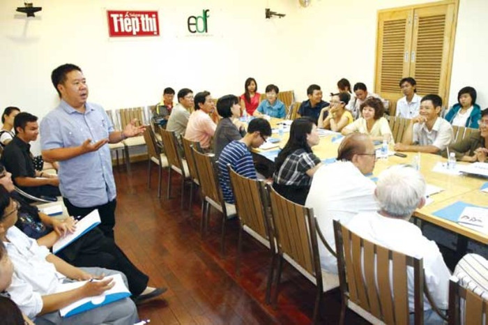 Chọn ngành học phù hợp với con em, mang tính cạnh tranh và lâu bền là bài toán khó với các bậc cha mẹ. Ảnh: Thanh Hảo Chọn ngành học phù hợp với con em, mang tính cạnh tranh và lâu bền là bài toán khó với các bậc cha mẹ. Ảnh: Thanh Hảo