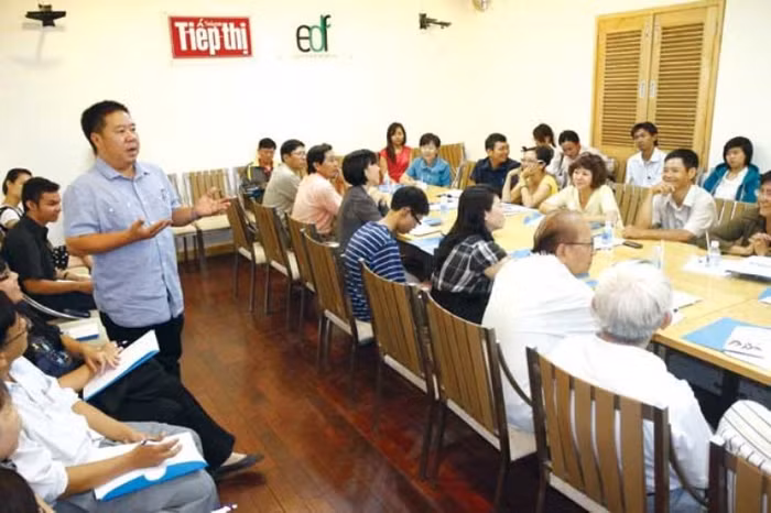 Chọn ngành học phù hợp với con em, mang tính cạnh tranh và lâu bền là bài toán khó với các bậc cha mẹ. Ảnh: Thanh Hảo Chọn ngành học phù hợp với con em, mang tính cạnh tranh và lâu bền là bài toán khó với các bậc cha mẹ. Ảnh: Thanh Hảo