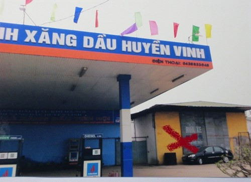 Công ty Hoàng Phương cho biết Công an Đông Anh để hàng trong kho (dấu X đỏ) không đúng quy trình bảo quản hàng hóa là một việc làm thiếu trách nhiệm. Công ty Hoàng Phương cho biết Công an Đông Anh để hàng trong kho (dấu X đỏ) không đúng quy trình bảo quản hàng hóa là một việc làm thiếu trách nhiệm.