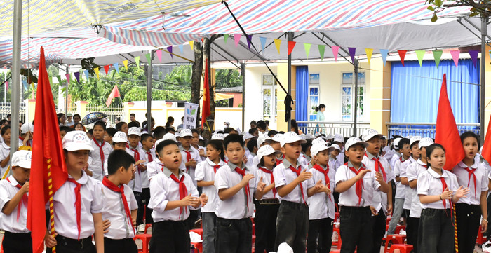 Học sinh Trường Tiểu học xã Công Lý hát vang ca khúc "Như có Bác trong ngày đại thắng". GDVN 6.JPG
