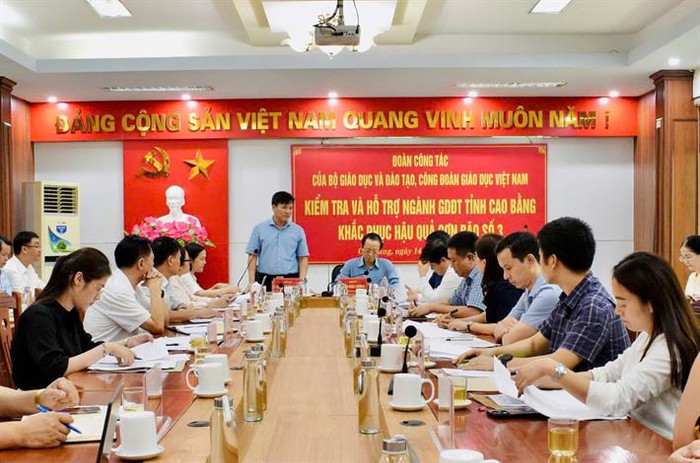 Thứ trưởng Phạm Ngọc Thưởng và đoàn công tác làm việc với lãnh đạo Ủy ban nhân dân tỉnh Cao Bằng. (Ảnh: Bộ Giáo dục và Đào tạo) Thứ trưởng Phạm Ngọc Thưởng và đoàn công tác làm việc với lãnh đạo Ủy ban nhân dân tỉnh Cao Bằng. (Ảnh: Bộ Giáo dục và Đào tạo)