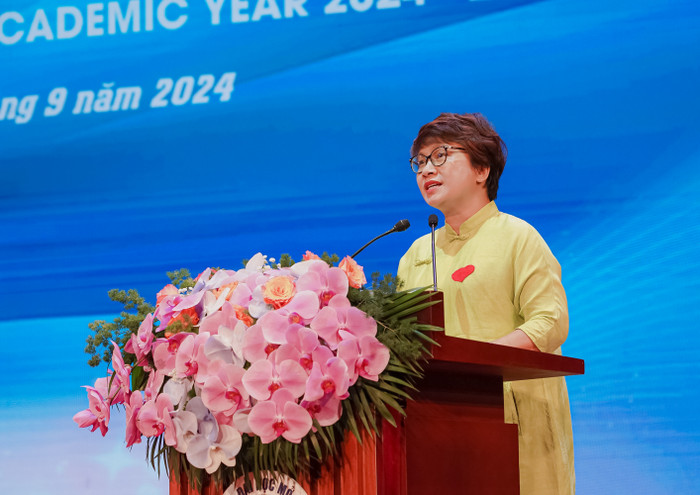 Phó Giáo sư, Tiến sĩ Nguyễn Thu Thủy phát biểu trong buổi lễ. DSC07354.JPG