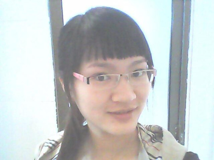 Lam là người vui vẻ, nhiệt tình, thích tham gia các phong trào của tập thể thích ăn kem mùa đông và đi dạo dưới mưa.