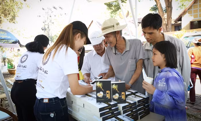 Hành trình Lập chí vĩ đại - Khởi nghiệp Kiến quốc năm 2017 của Trung Nguyên không chỉ gây ấn tượng mạnh với giới trẻ mà ngay cả những người đã lớn tuổi cũng bày tỏ sự quan tâm.