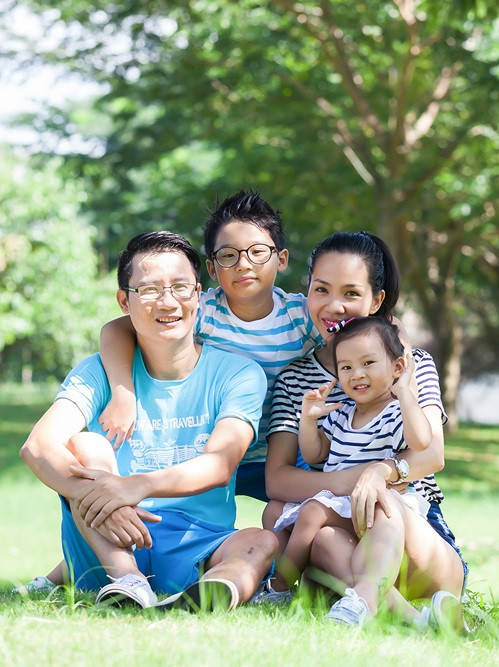 Cùng gia đình Ca sĩ Hoàng Bách trên hành trình Vinamilk Organic Farm Tour. Cùng gia đình Ca sĩ Hoàng Bách trên hành trình Vinamilk Organic Farm Tour.