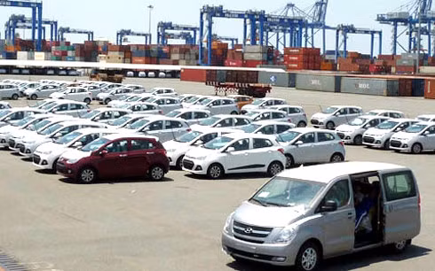 Ô tô 9 chỗ trở xuống phải dán nhãn năng lượng. ảnh: VOV.