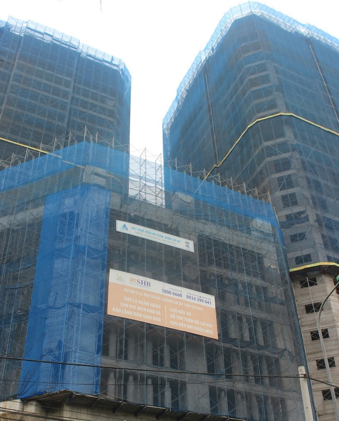 Dự án D'.Le Roi Soleil hoàn thành việc cất nóc vượt tiến độ 1 tháng. Dự án D'.Le Roi Soleil hoàn thành việc cất nóc vượt tiến độ 1 tháng.