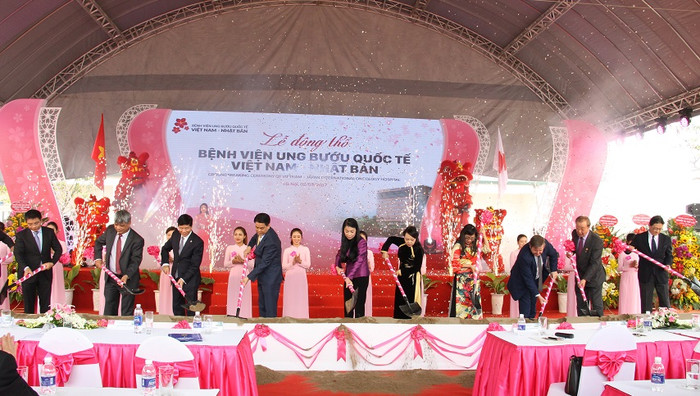 Bệnh viện ung bướu quốc tế Việt Nam – Nhật Bản dự kiến đi vào hoạt động từ cuối năm 2018. Bệnh viện ung bướu quốc tế Việt Nam – Nhật Bản dự kiến đi vào hoạt động từ cuối năm 2018.