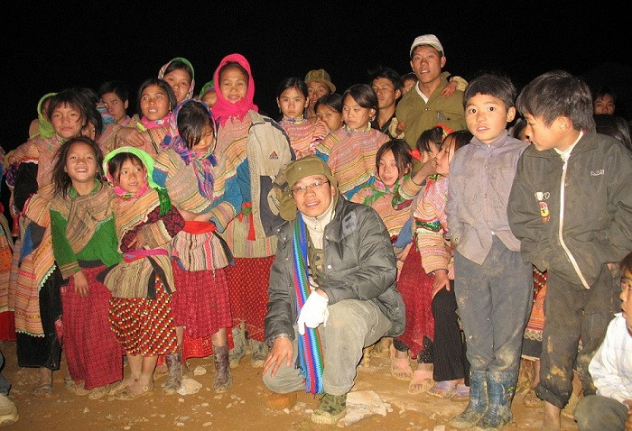 Nhà báo Đỗ Doãn Hoàng trong một chuyến công tác tại tỉnh Lào Cai. Nhà báo Đỗ Doãn Hoàng trong một chuyến công tác tại tỉnh Lào Cai.