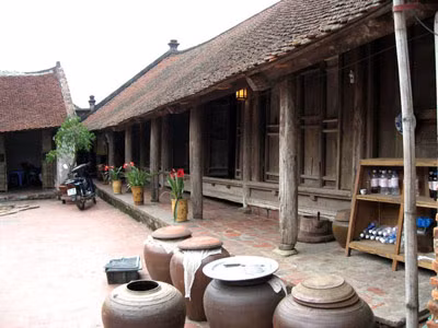Vì đời sống quá khó khăn, nhiều người dân ở Làng cổ Đường Lâm đã ký vào đơn xin trả di tích cho nhà nước.