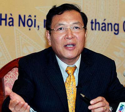 Ông Phạm Vũ Luận - Bộ trưởng Bộ Giáo dục và Đào tạo. Ông Phạm Vũ Luận - Bộ trưởng Bộ Giáo dục và Đào tạo.