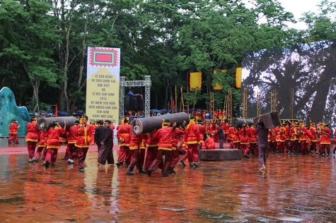 Nhân dân nổi dậy chống giặc ngoại xâm