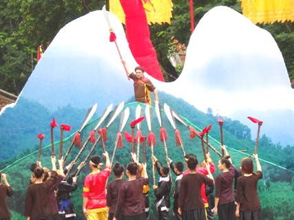 Lê Lai đóng giả Lê Lợi liều mình cứu chúa