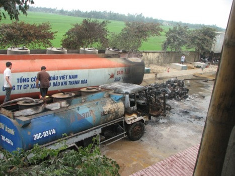 Chiếc xe mang biển số 36C - 03414 bị vạ lây. Chiếc xe mang biển số 36C - 03414 bị vạ lây.