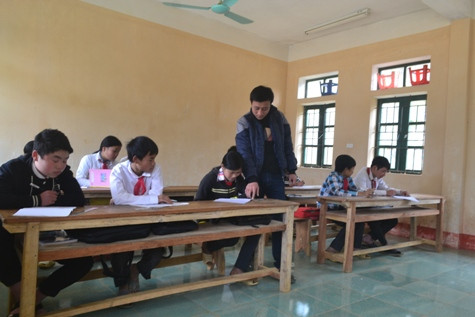 Những người thầy vẫn miệt mài gieo chữ trên đỉnh Cao Sơn Những người thầy vẫn miệt mài gieo chữ trên đỉnh Cao Sơn